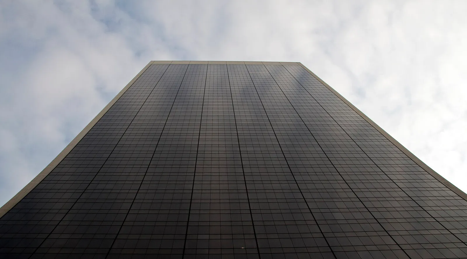 The Solow Building at 9 West 57th Street in Manhattan, where Apollo Global Management has its headquarters