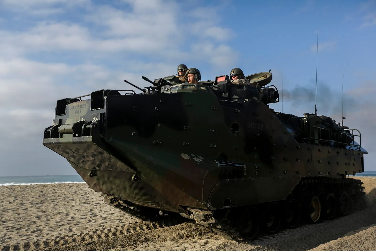 US Marines conducting an amphibious landing exercise