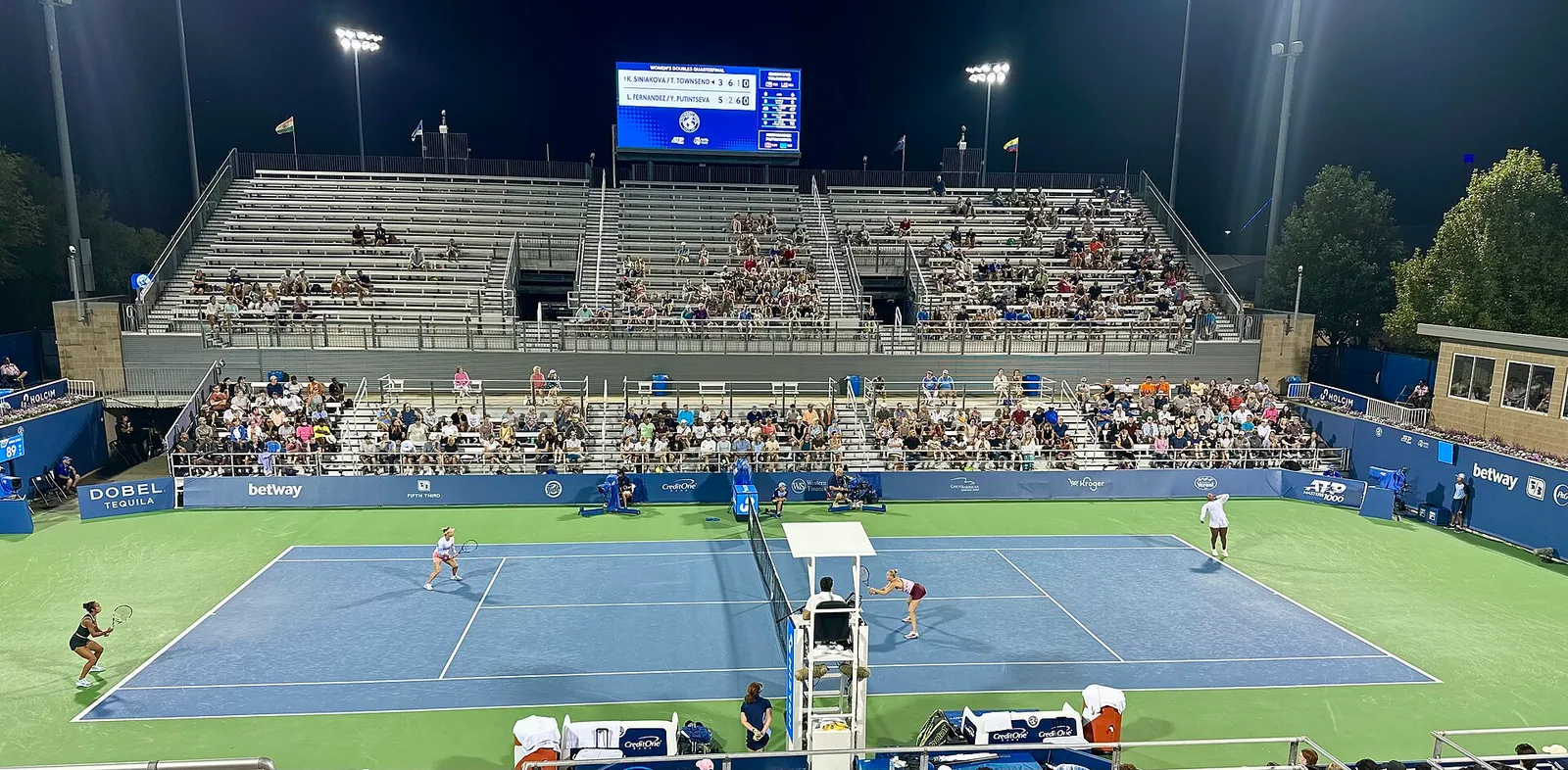 A match in progress at the Cincinnati tournament