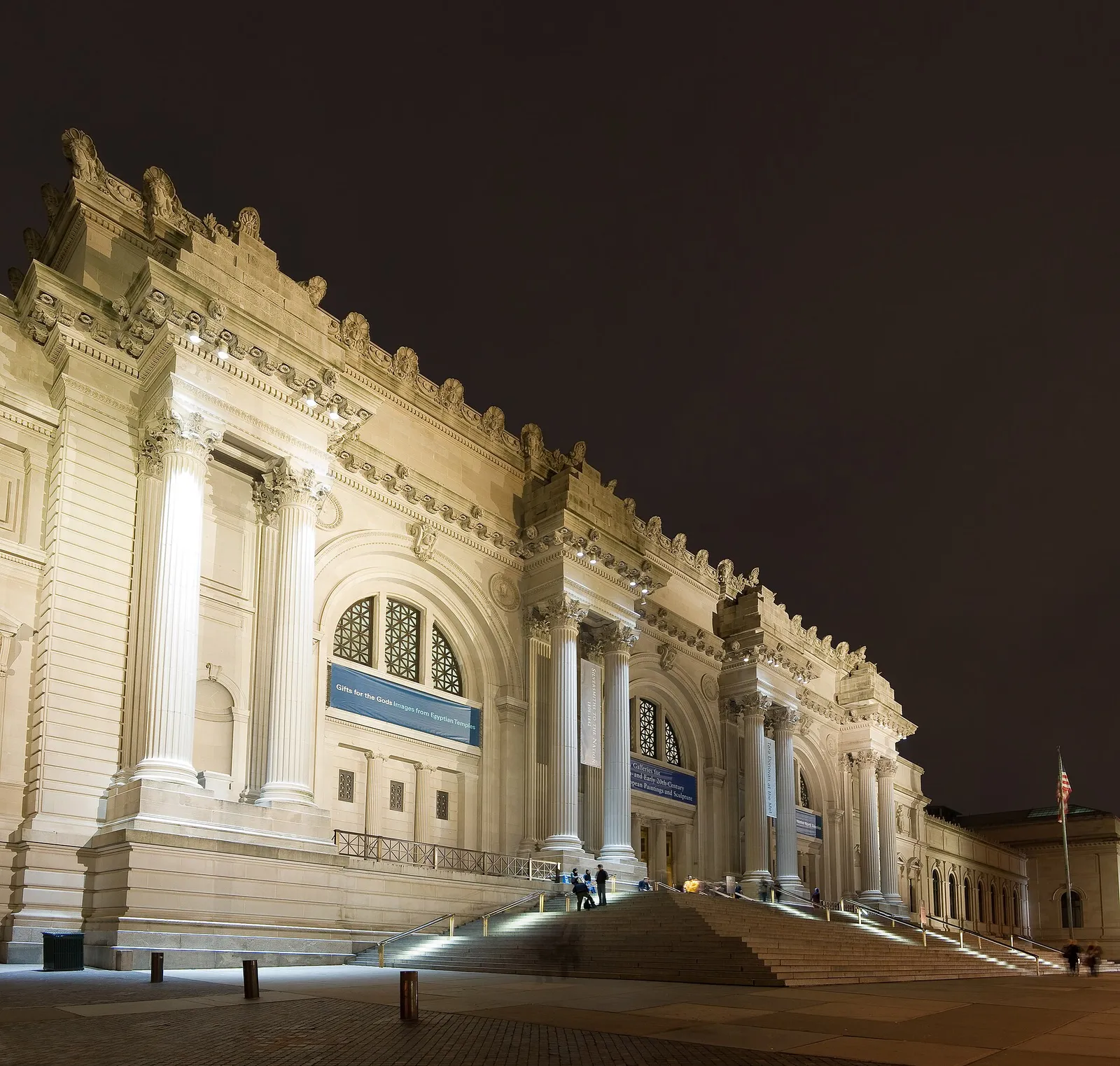 The facade of the Metropolitan Museum of Art in New York