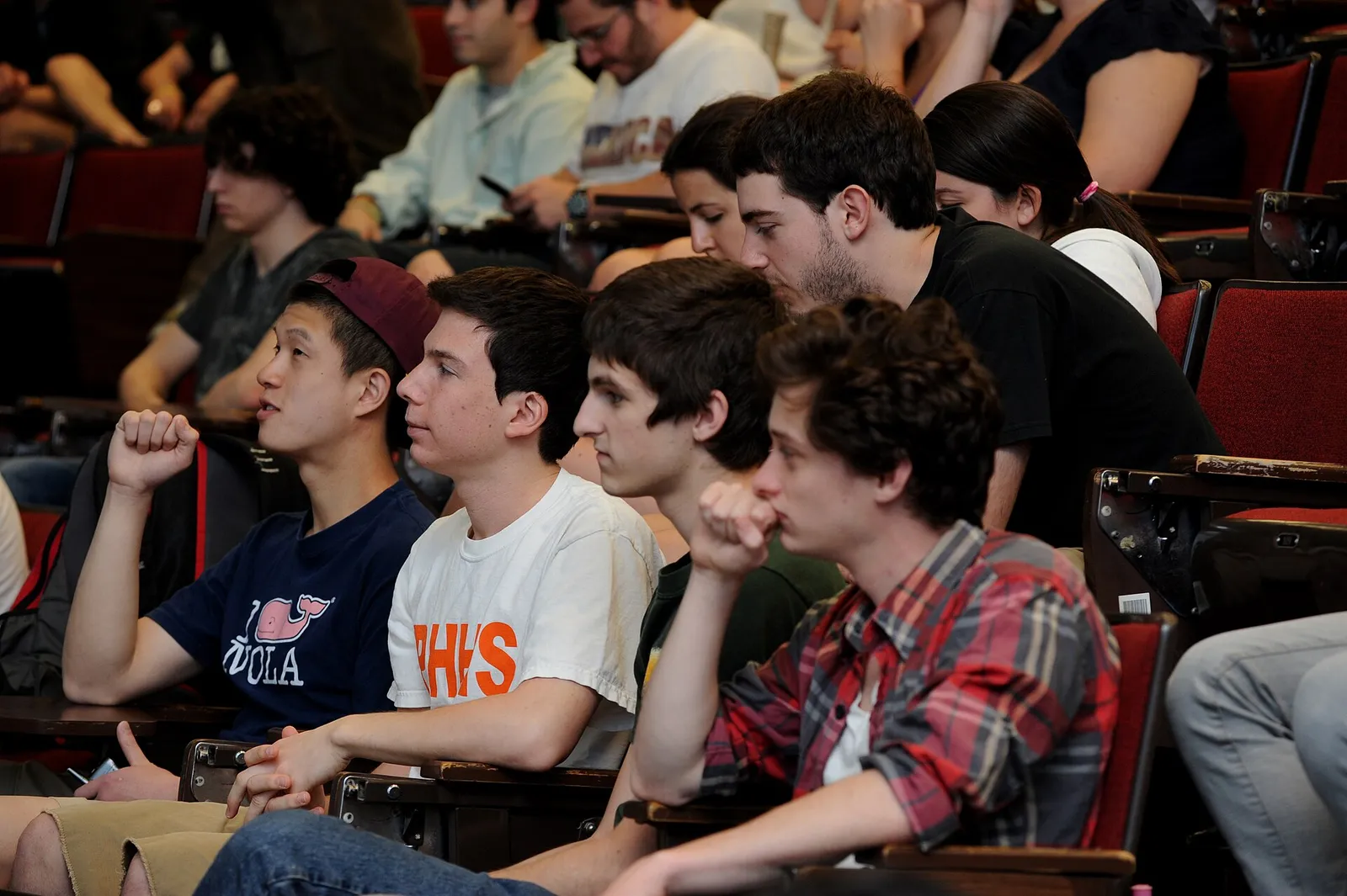 Students in a lecture hall (illustrative photograph)