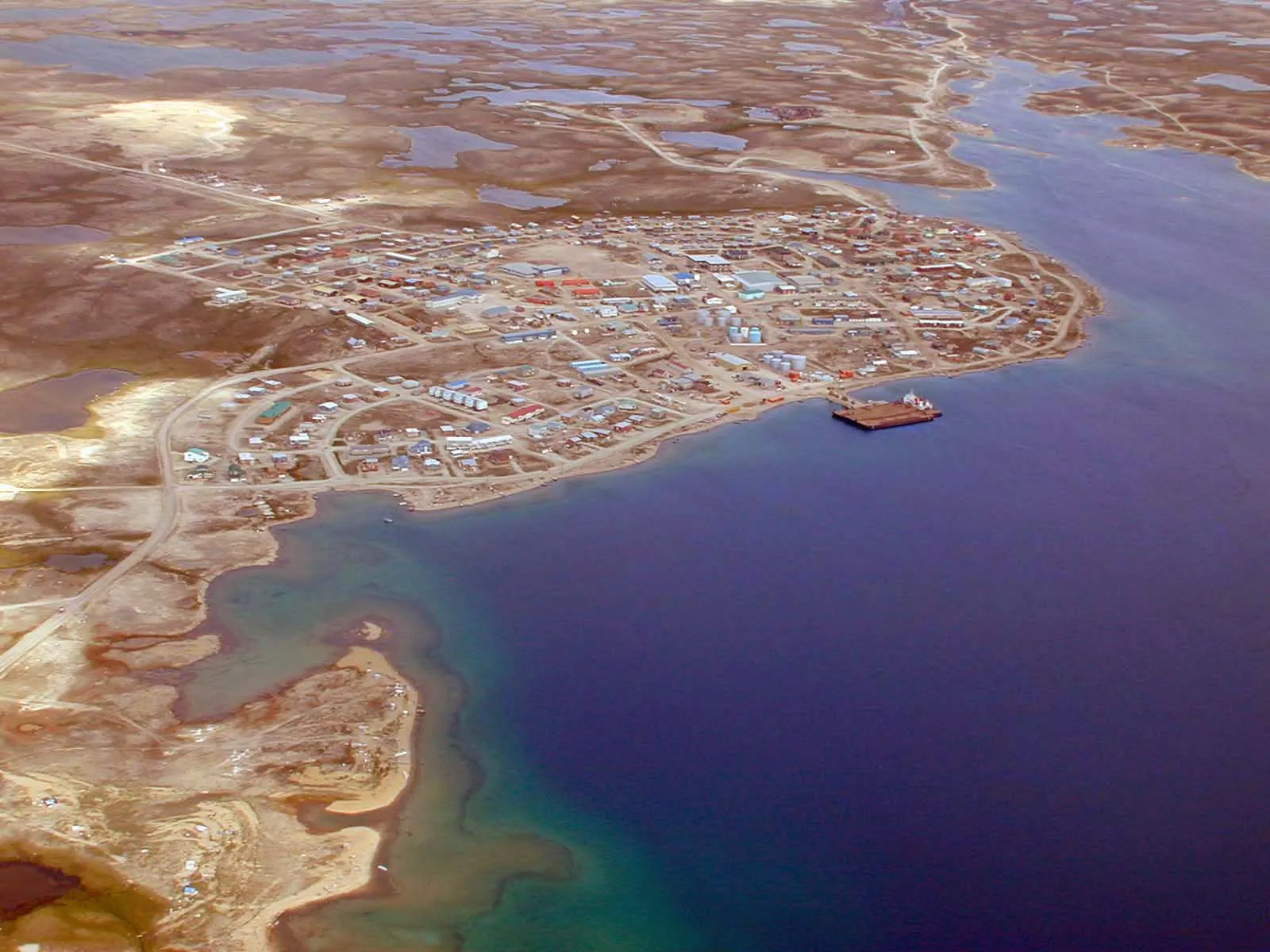 The hamlet of Cambridge Bay, Nunavut